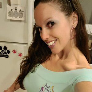 Meet your Posher, Adrina